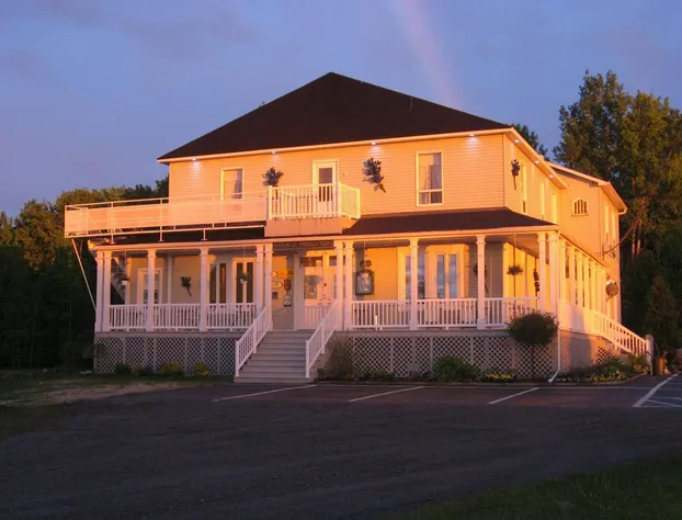 Auberge Presbytere Mont Lac-Vert hotel detail image 4