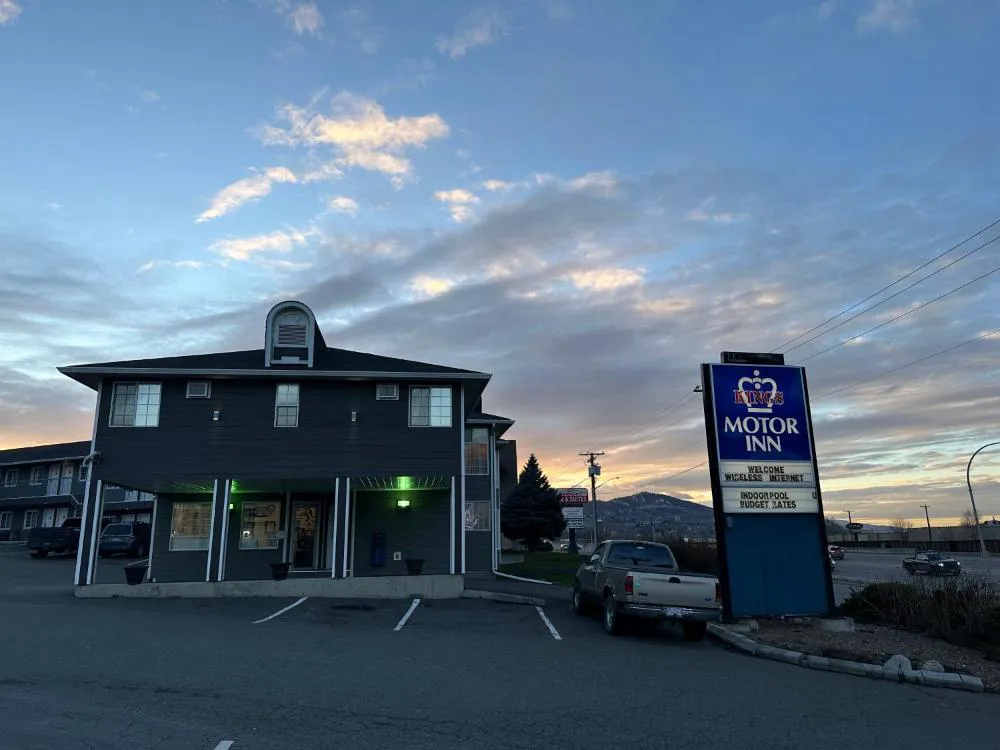 Kings Motor Inn hotel hero
