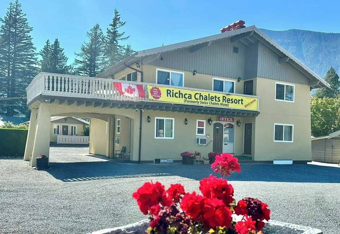 Richca Chalets Resort hotel hero