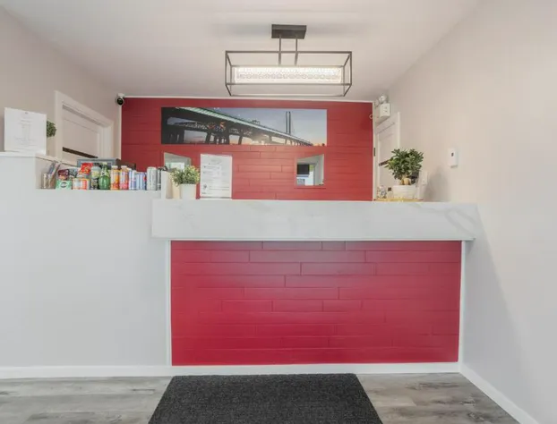 Motel Champlain hotel detail image 1