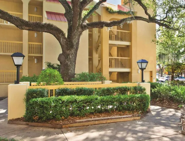 La Quinta Inn & Suites by Wyndham Charleston Riverview hotel detail image 1