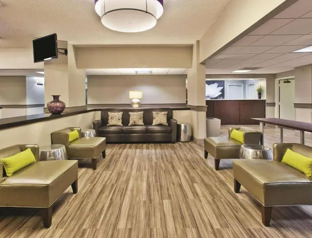 La Quinta Inn & Suites by Wyndham Charleston Riverview hotel detail image 3