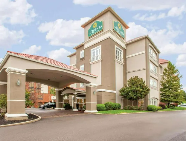 La Quinta Inn & Suites by Wyndham Cincinnati Airpt Florence hotel detail image 1