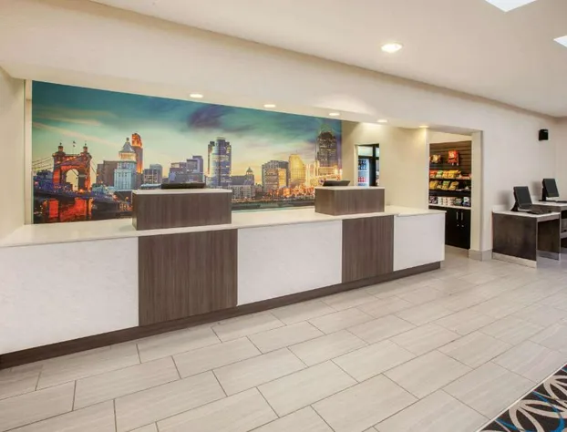 La Quinta Inn & Suites by Wyndham Cincinnati Airpt Florence hotel detail image 2