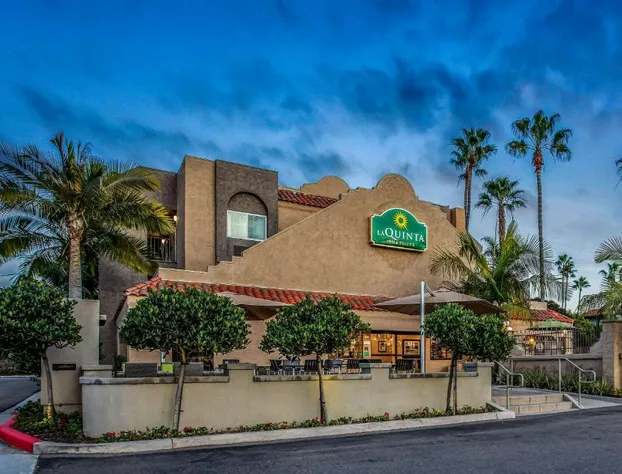 La Quinta Inn & Suites by Wyndham Carlsbad - Legoland Area hotel detail image 1