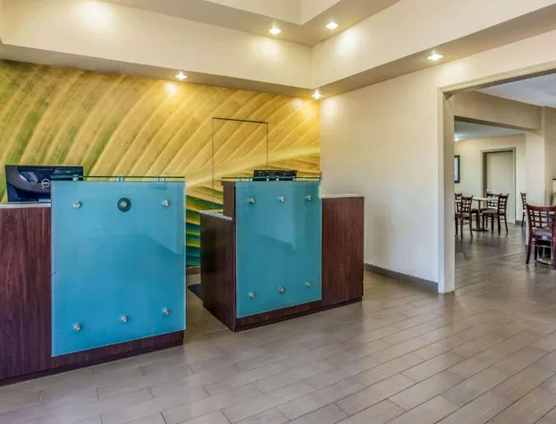 La Quinta Inn & Suites by Wyndham Carlsbad - Legoland Area hotel detail image 4