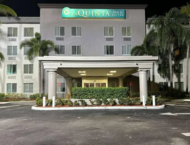 La Quinta Inn & Suites by Wyndham Sawgrass hotel detail image 2