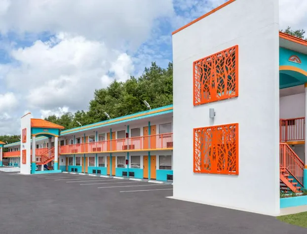 Howard Johnson by Wyndham Ocala FL I-75 hotel detail image 1