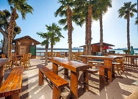 The Nautical Beachfront Resort hotel detail image 3