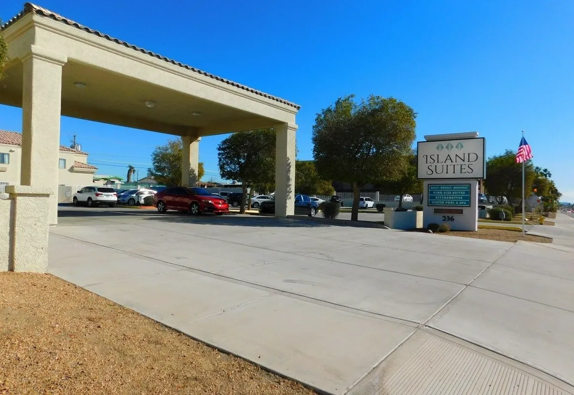 Island Suites hotel hero