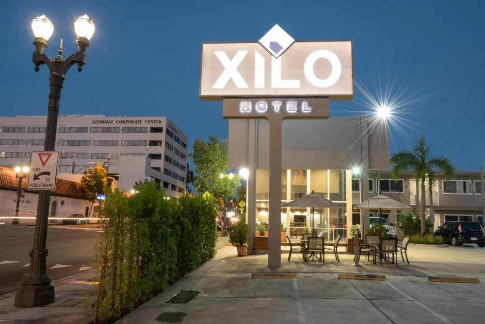 Hotel Xilo Glendale hotel hero