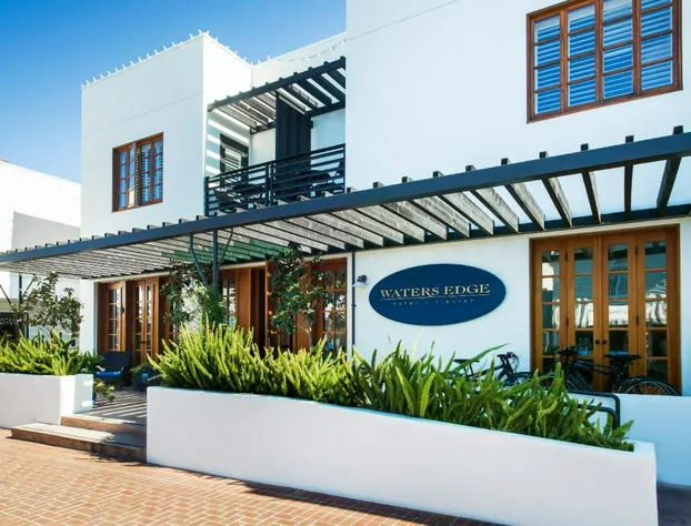 Waters Edge Hotel hotel detail image 2