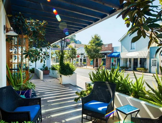 Waters Edge Hotel hotel detail image 3