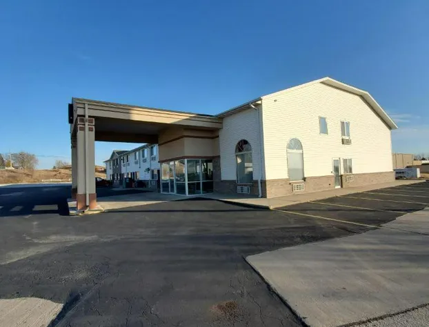 Super 7 Inn hotel detail image 3