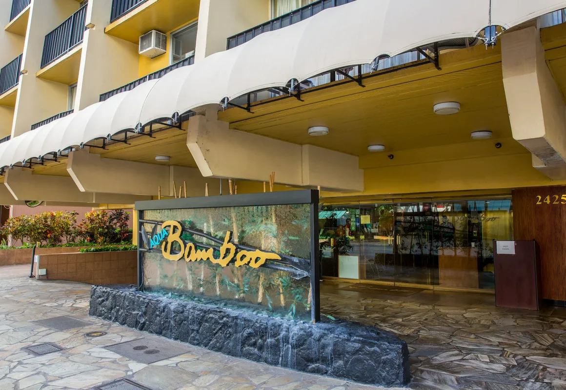 Castle Bamboo Waikīkī Hotel hotel hero
