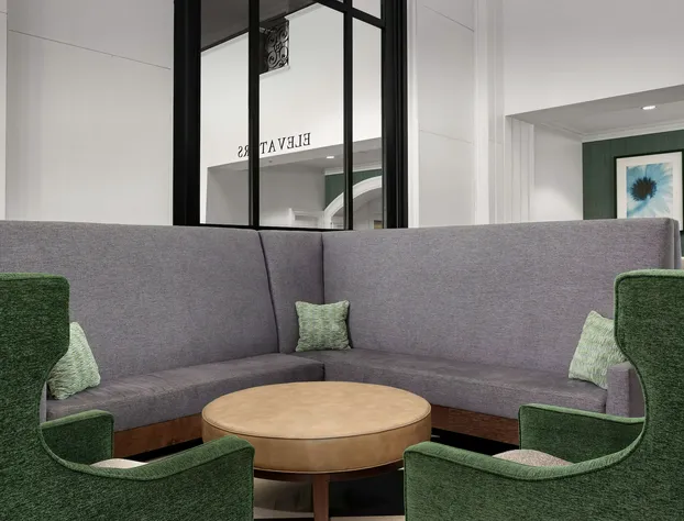 DoubleTree by Hilton Chicago O'Hare Airport - Rosemont hotel detail image 3