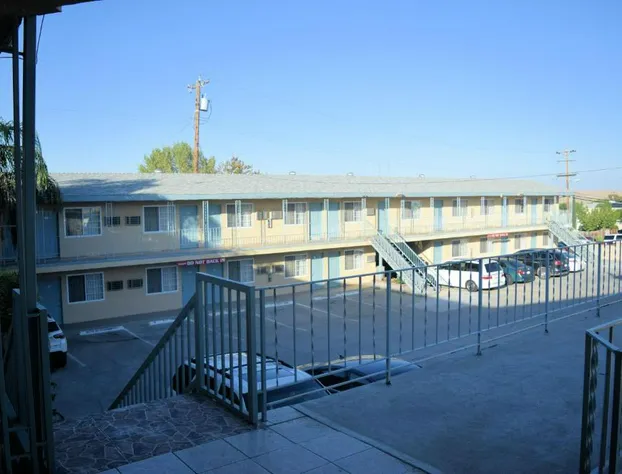 Western Inn & Suites hotel detail image 1