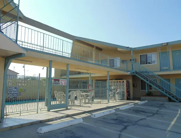 Western Inn & Suites hotel detail image 4