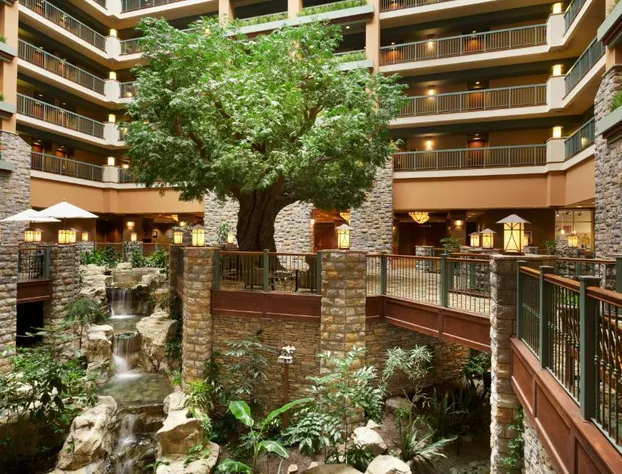 Chateau On The Lake Resort Spa and Convention Center hotel detail image 1