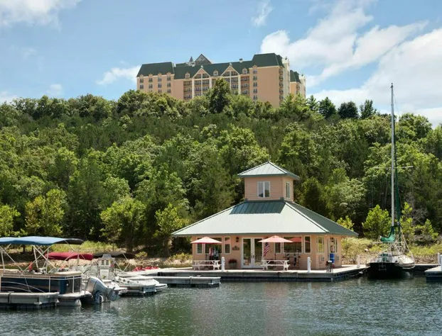 Chateau On The Lake Resort Spa and Convention Center hotel detail image 3