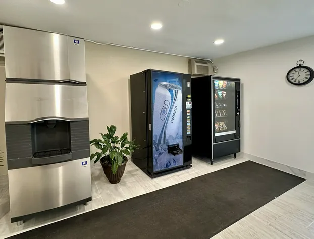 Royal Inn Charlotte Airport Hotel hotel detail image 2