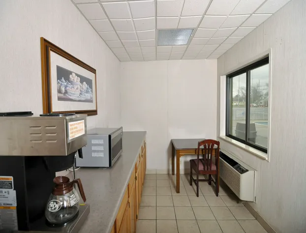 Best Budget Inn Sandusky hotel detail image 4