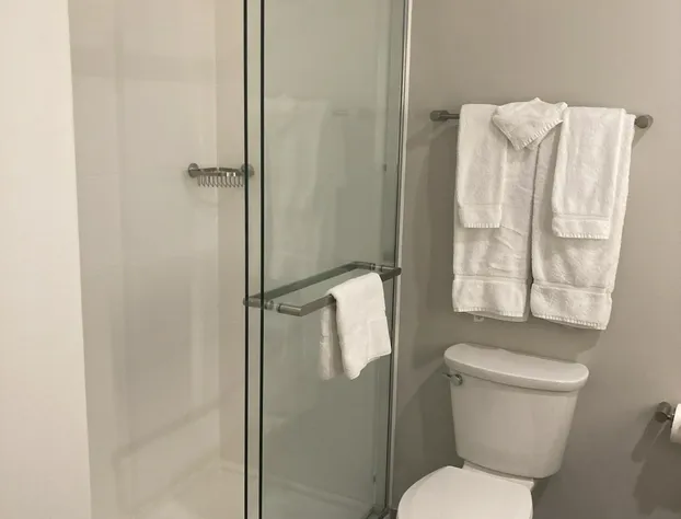 The Lodge at Rolling Hills Casino hotel detail image 4