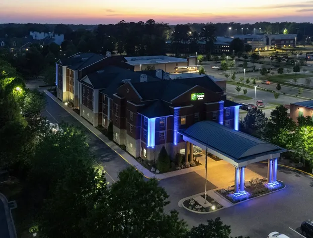 Holiday Inn Express & Suites Williamsburg by IHG hotel detail image 1