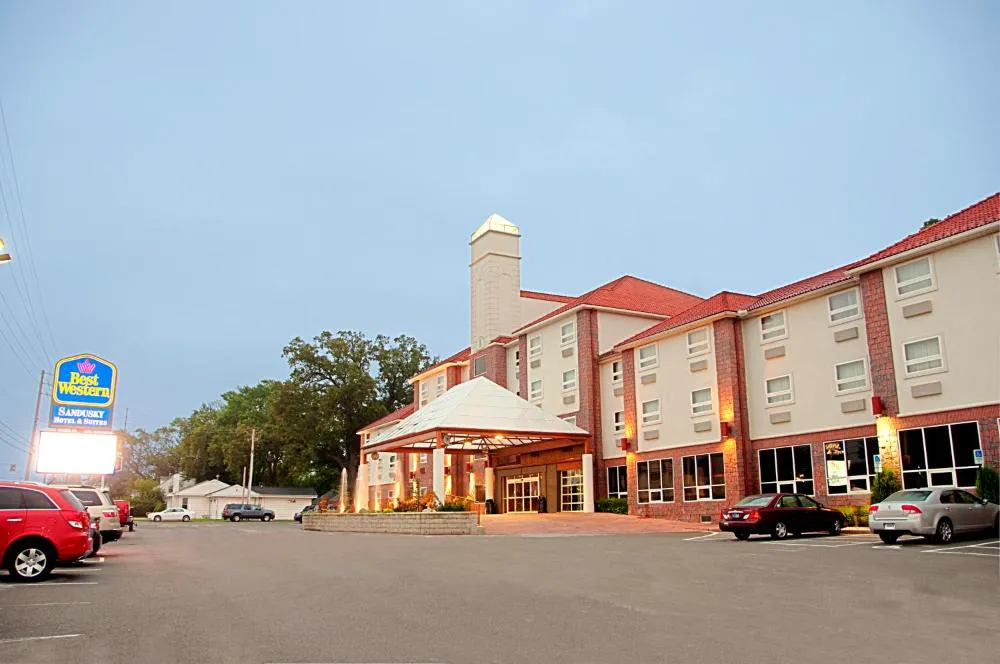 Best Western Plus Sandusky Hotel & Suites hotel hero