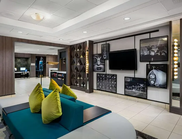 Hilton Garden Inn Los Angeles/Hollywood hotel detail image 2
