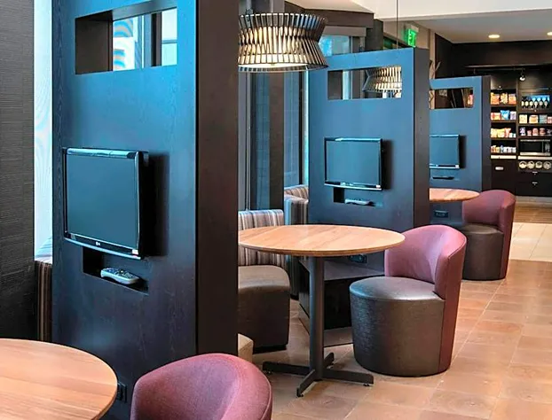 Courtyard by Marriott Chicago Naperville hotel detail image 4