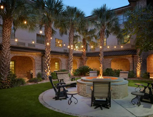 Courtyard by Marriott Charleston Mount Pleasant hotel detail image 1