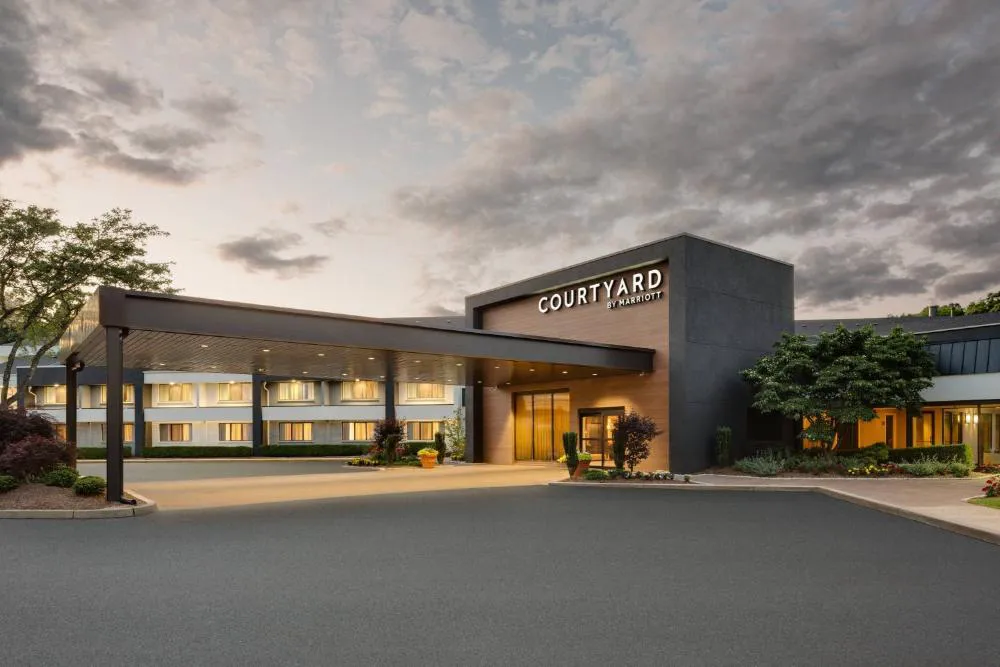 Courtyard by Marriott Hartford Cromwell hotel hero