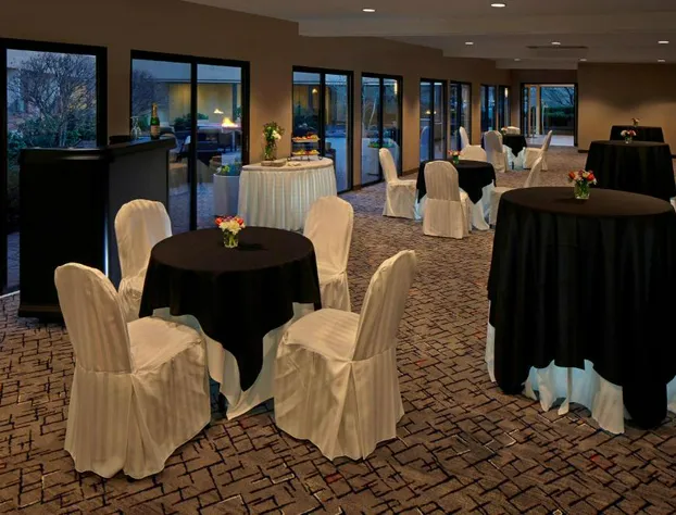 Courtyard by Marriott Hartford Cromwell hotel detail image 2