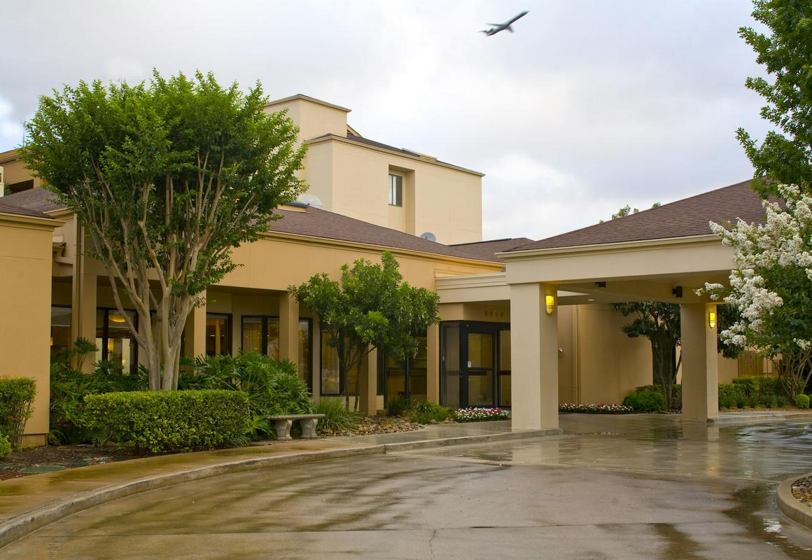 Courtyard by Marriott San Antonio Airport hotel hero