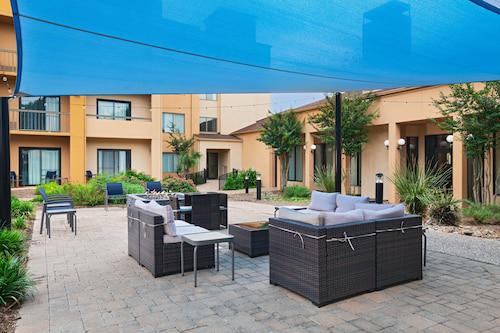 Courtyard by Marriott San Antonio Airport hotel detail image 2