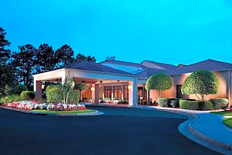 Courtyard by Marriott Savannah Midtown hotel detail image 1