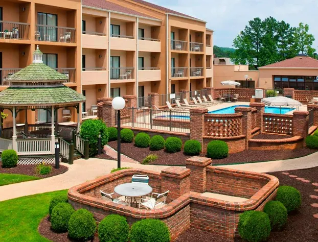 Courtyard by Marriott Huntsville University Drive hotel detail image 1
