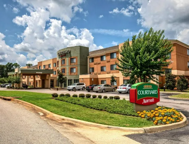 Courtyard by Marriott Troy hotel detail image 1