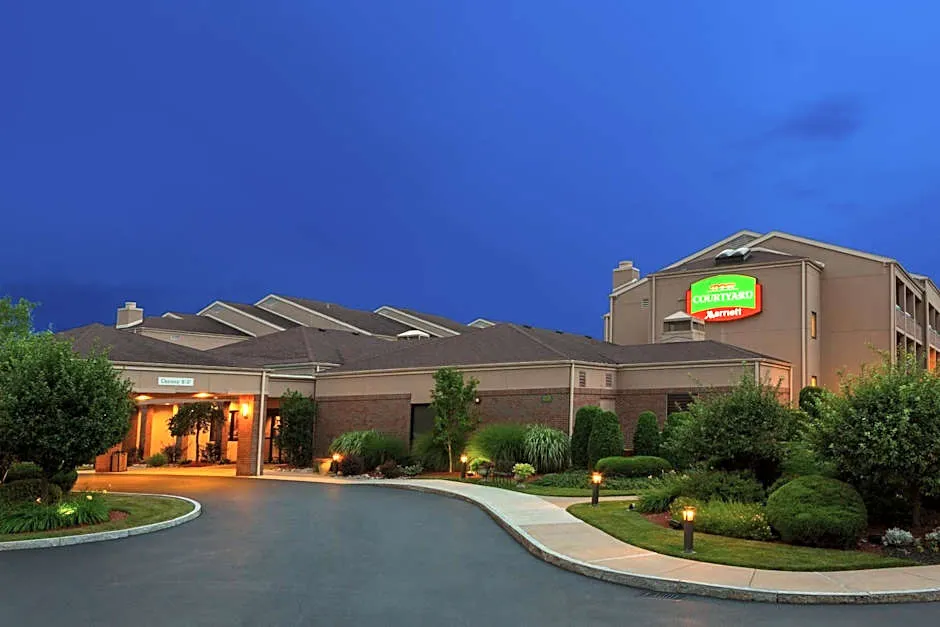 Courtyard by Marriott Rochester Brighton hotel hero