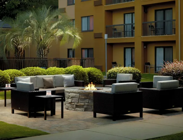 Courtyard by Marriott Macon hotel detail image 1