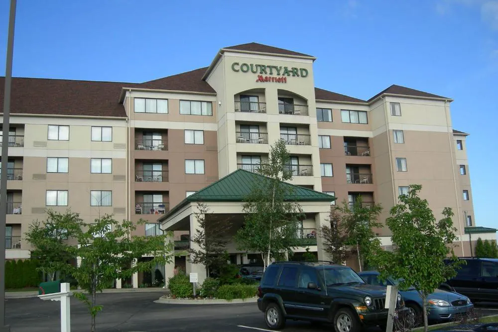 Courtyard by Marriott Erie hotel hero