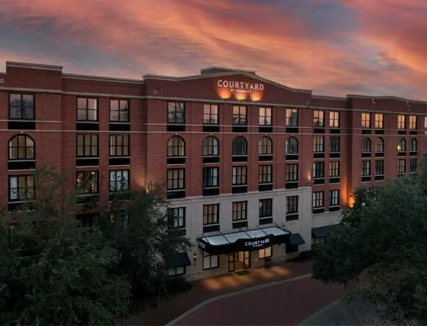 Courtyard by Marriott Savannah Downtown/Historic District hotel detail image 2
