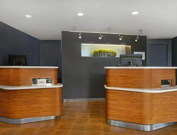 Courtyard Chicago Elmhurst/Oakbrook Area hotel detail image 2