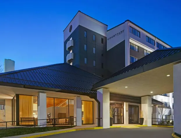 Courtyard Chicago Elmhurst/Oakbrook Area hotel detail image 1