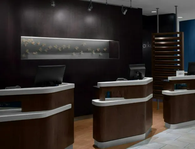 Courtyard by Marriott Los Angeles Burbank Airport hotel detail image 3