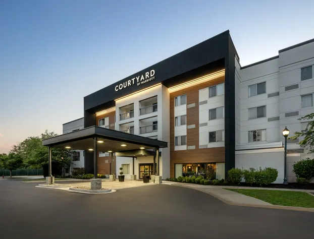 Courtyard by Marriott Edison Woodbridge hotel detail image 2