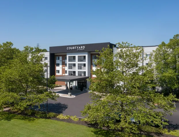 Courtyard by Marriott Edison Woodbridge hotel detail image 2