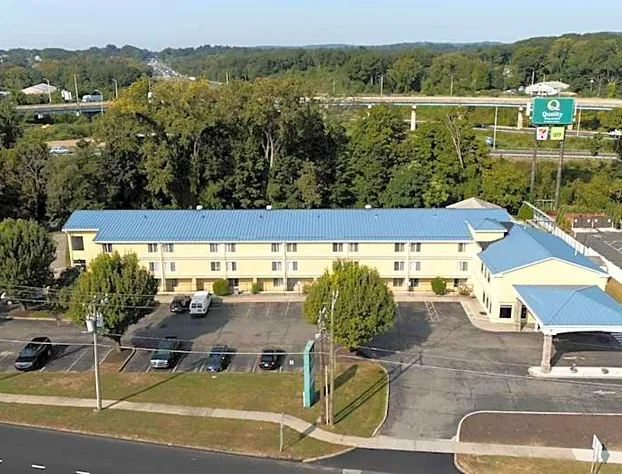 Quality Inn & Suites Danbury near University hotel detail image 1