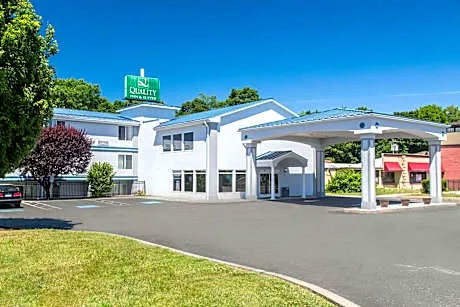 Quality Inn & Suites Danbury near University hotel detail image 1